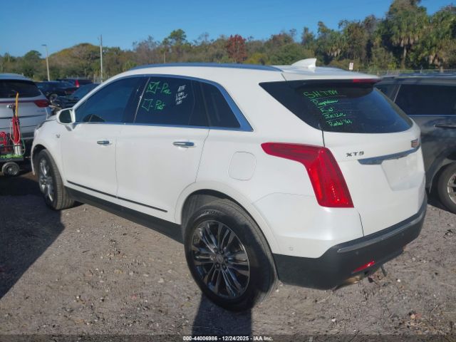 Cadillac XT5 Premium Luxury Image 2