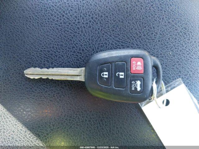 Toyota Camry Se Image 12