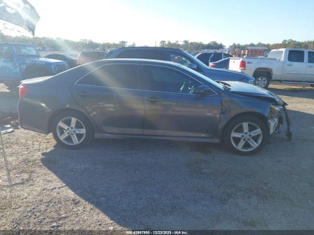 Toyota Camry Se Image 5