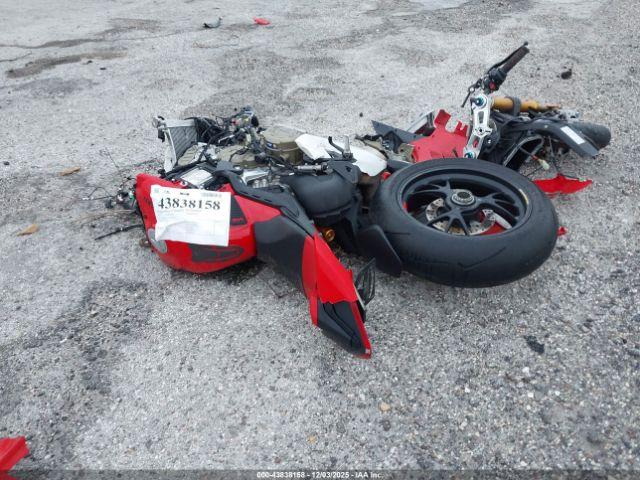 Ducati Panigale V4s Image 8