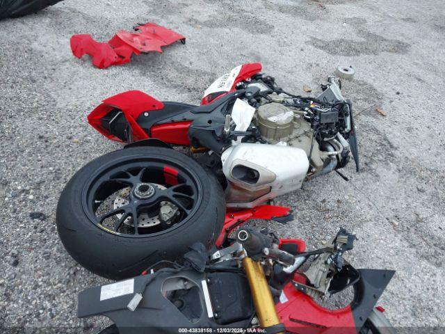 Ducati Panigale V4s Image 3