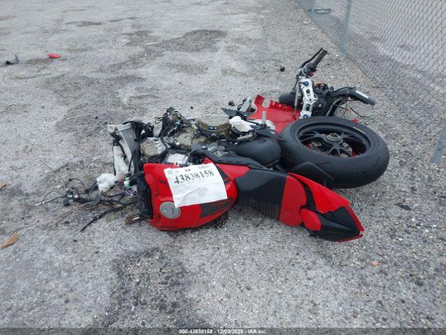 Ducati Panigale V4s Image 10