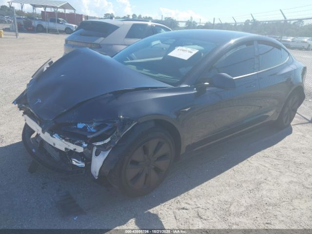 Tesla Model 3 Long Range Rear-wheel Drive Image 3