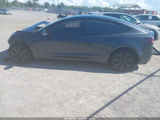 Tesla Model 3 Long Range Rear-wheel Drive Image 9