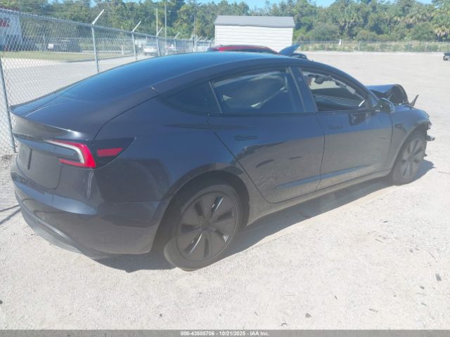 Tesla Model 3 Long Range Rear-wheel Drive Image 12