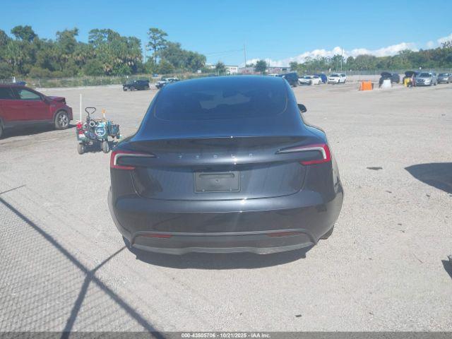 Tesla Model 3 Long Range Rear-wheel Drive Image 14